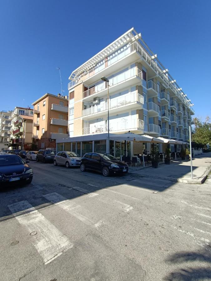 Residenza Topazio San Benedetto del Tronto Exterior photo